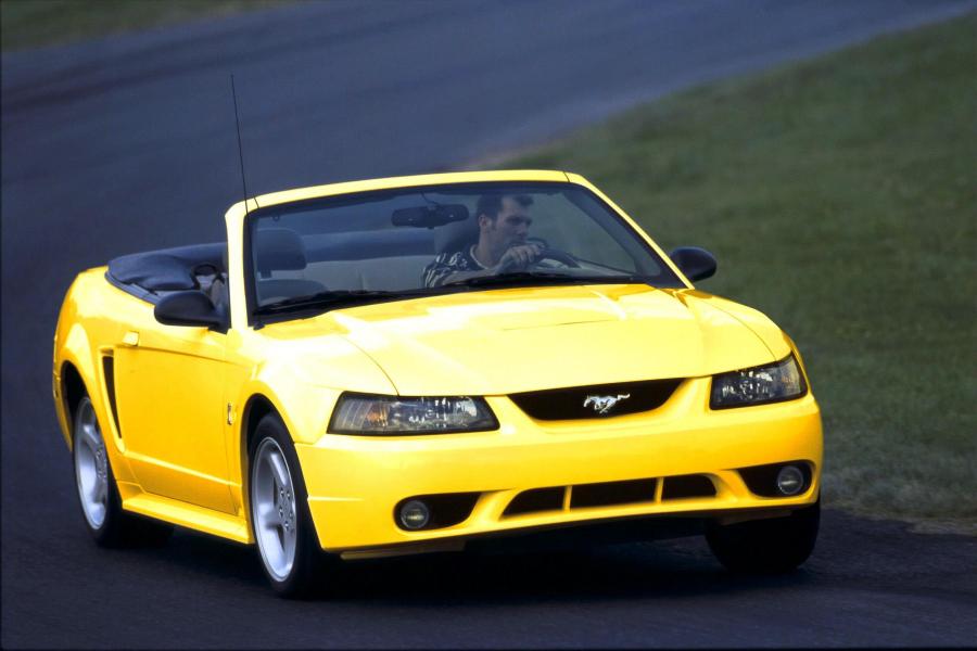  Ford Mustang SVT Cobra 1999 года  (фото 22 из 32)